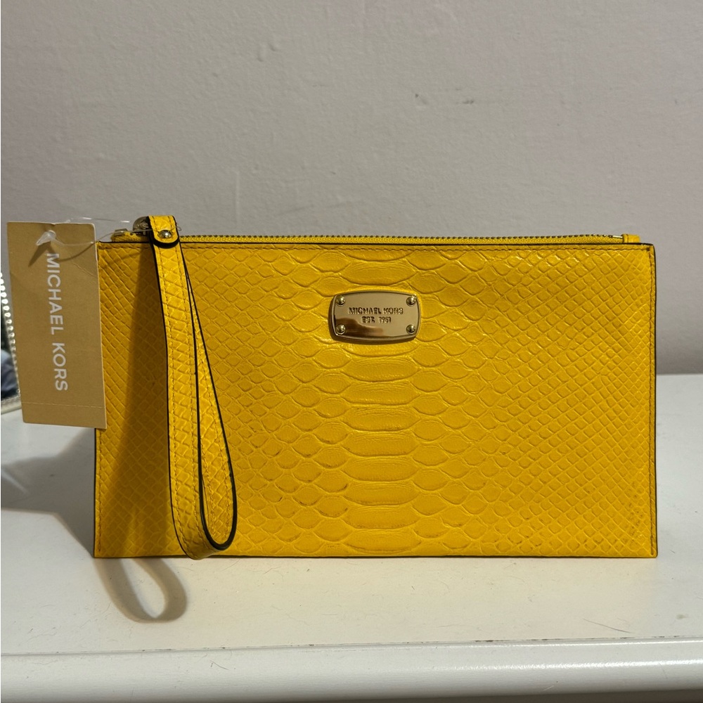 Michael Kors wristlet wallet clutch